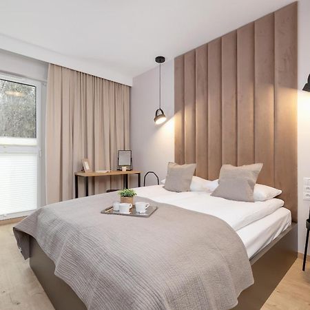 Bright Apartment In Krakow With Garden, Air Conditioning, Parking And Desk By Renters Prestige Экстерьер фото