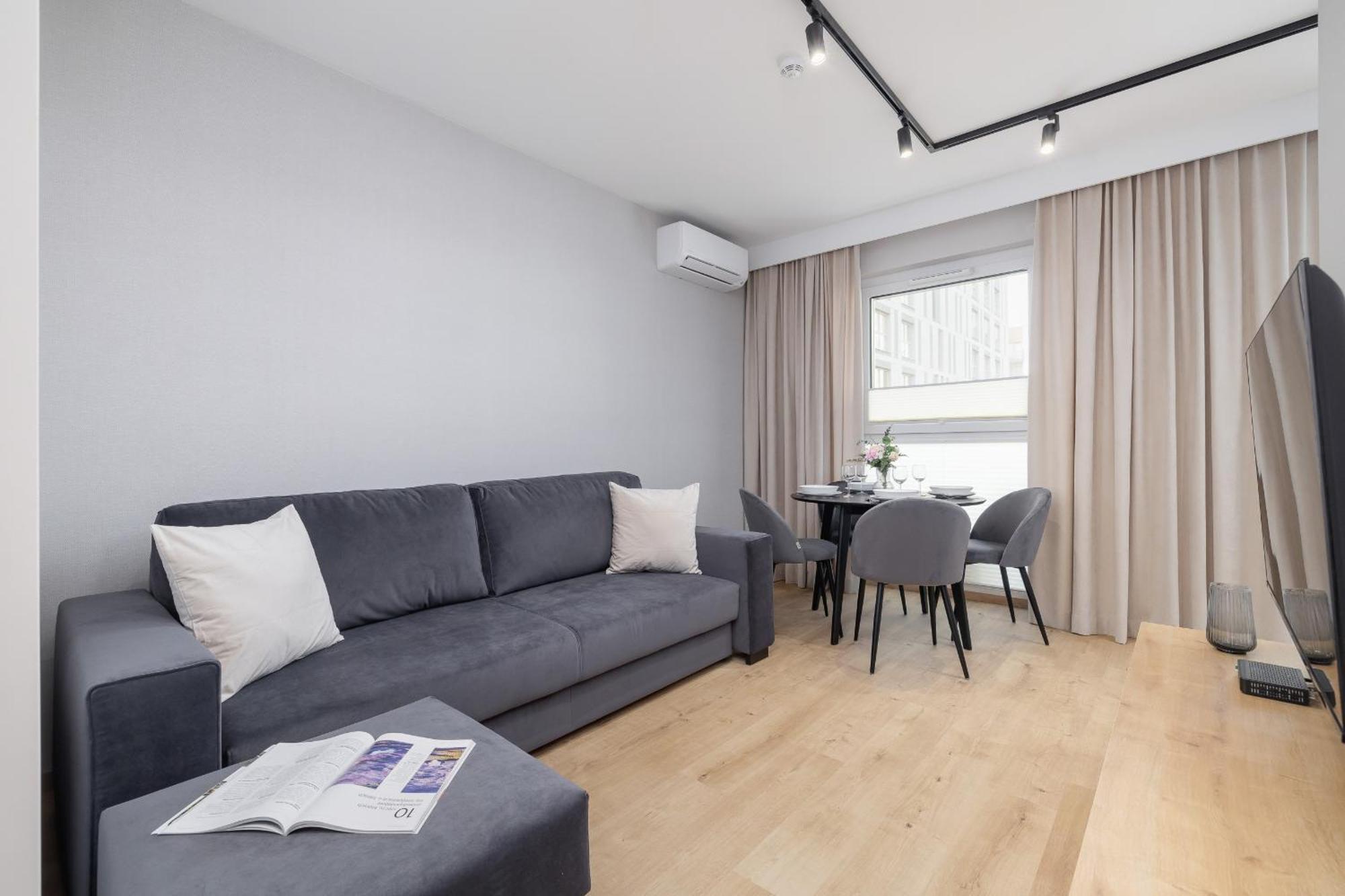Bright Apartment In Krakow With Garden, Air Conditioning, Parking And Desk By Renters Prestige Экстерьер фото
