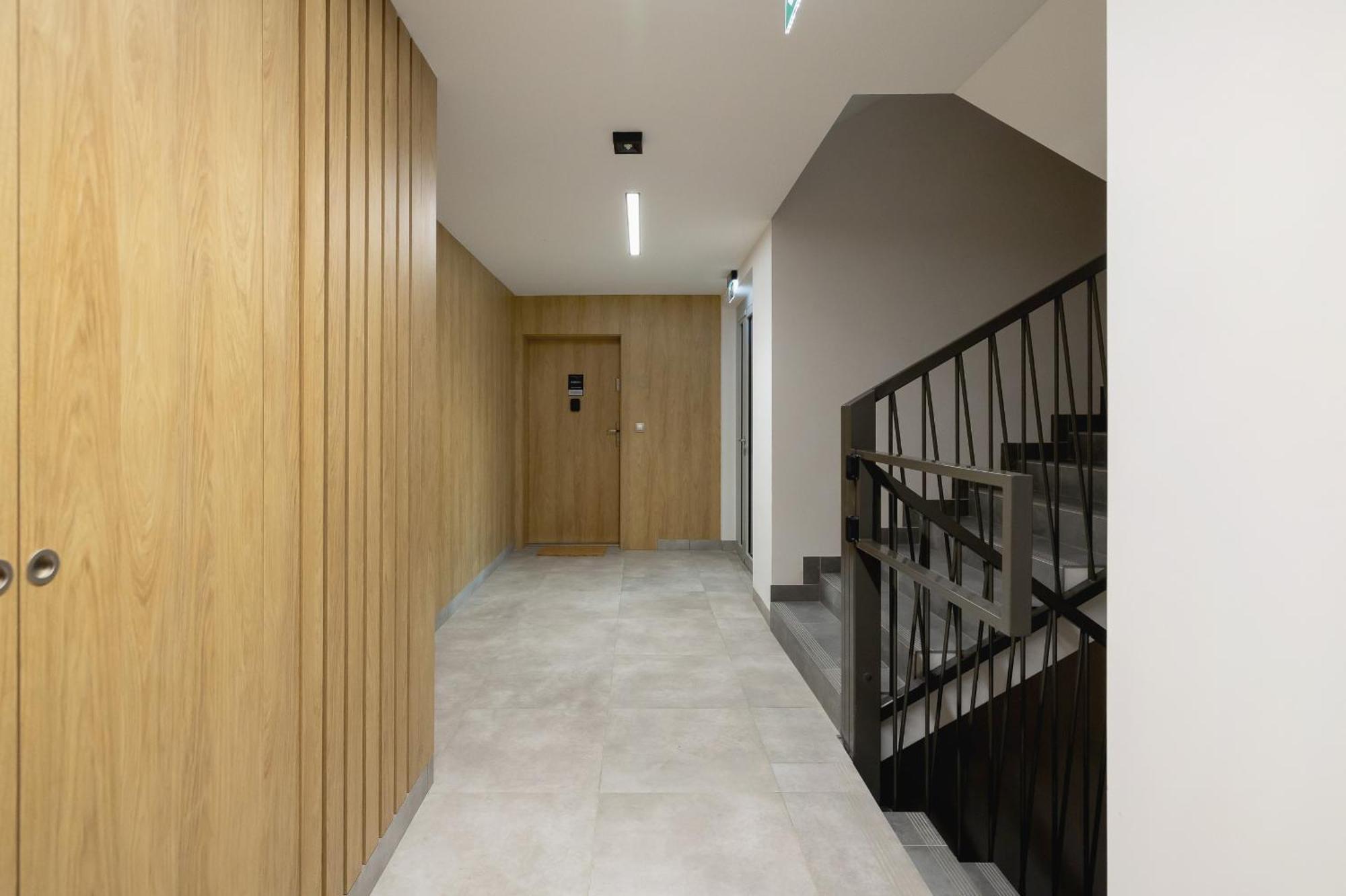 Bright Apartment In Krakow With Garden, Air Conditioning, Parking And Desk By Renters Prestige Экстерьер фото